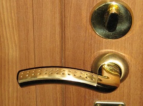 Замена дверной ручки входной двери в Жигулевске